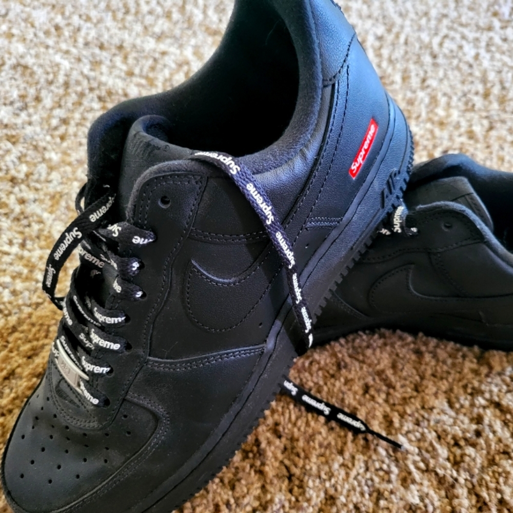 Nike Men's Airforce 1 Black Supremes